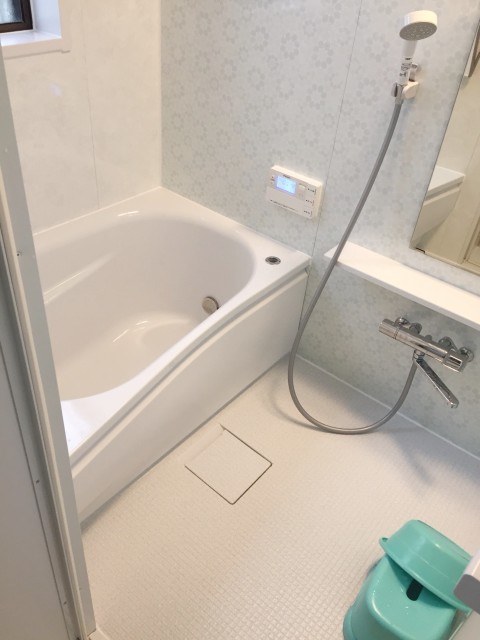 施工事例 浴室 お風呂リフォーム 目地なし構造で壁掃除が楽なユニットバス 神戸市灘区の浴室 お風呂リフォームは みずらぼ
