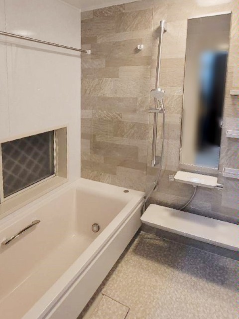 『断熱材フルパック』で冬場の寒さ対策をした浴室イメージ