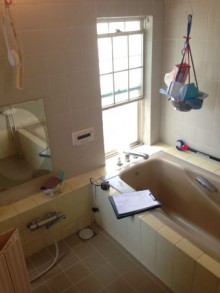 浴室シートパネルで彩るエレガントなバスルーム施工後イメージ１