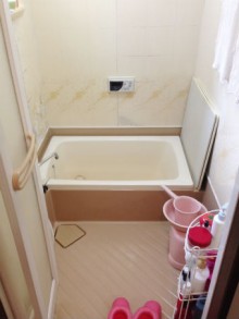 シャワー水栓と入り口ドアの移動で使い心地が良くなった浴室施工後イメージ１