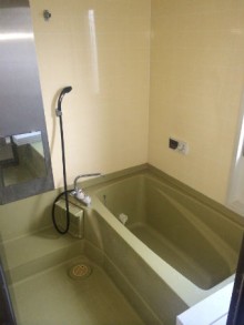 ラウンド浴槽とワンダービートシャワーでリラックスできるお風呂に施工後イメージ１