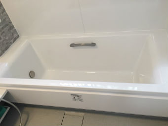 冬も暖かい、スッキリとした浴室暖房乾燥機付きのお風呂施工後イメージ１