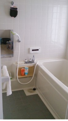 浴槽のまたぎを低くし出入りを楽に＆バリアフリー仕様の浴室へ施工後イメージ１