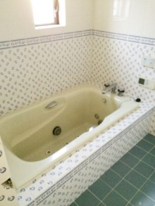 お掃除のしやすい人造大理石の浴槽で高級感溢れる浴室へ施工後イメージ１