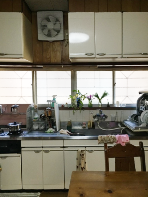 レンジフードと食洗器一体型のすっきりとしたキッチン施工後イメージ１