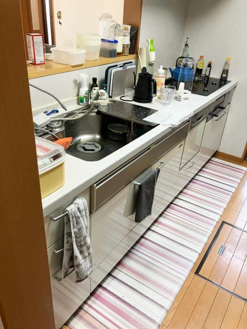 造作カウンターのある高級感溢れるかっこいいキッチン施工後イメージ１