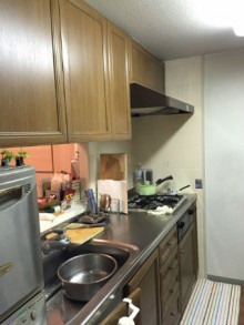 吊戸棚のサイズ変更をして視界が広がった明るいキッチン施工後イメージ１