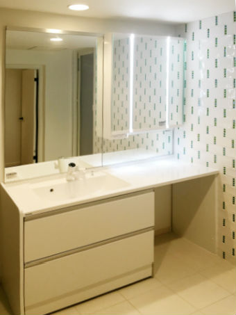 名古屋モザイクのタイルでホテルのような高級感溢れる洗面台イメージ