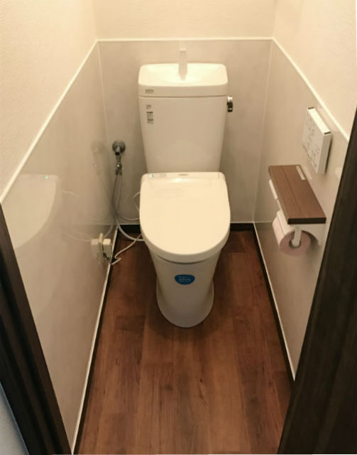 施工事例 トイレリフォーム 清掃性の高いホワイトのサニタリーパネルで快適なトイレに 宝塚市のトイレリフォームは みずらぼ