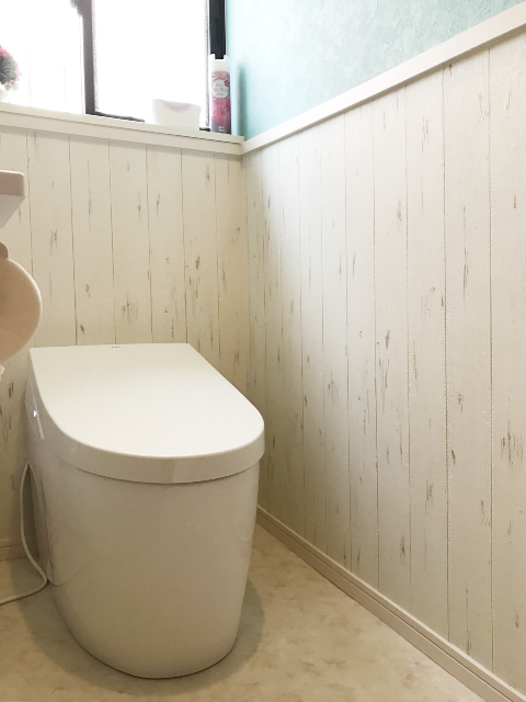 施工事例 トイレリフォーム カリフォルニア風のおしゃれなトイレ 堺市のトイレリフォームは みずらぼ