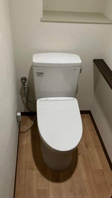 スリムな手洗い器とTOTO[ピュアレストQR]でオシャレなレストルームにイメージ