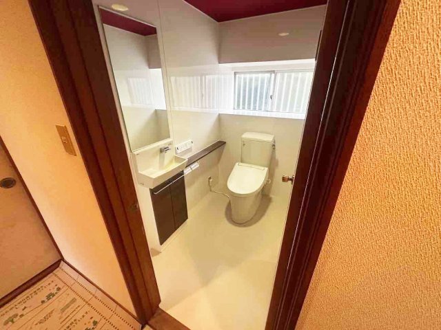 フラットな床で安心して使えるトイレイメージ