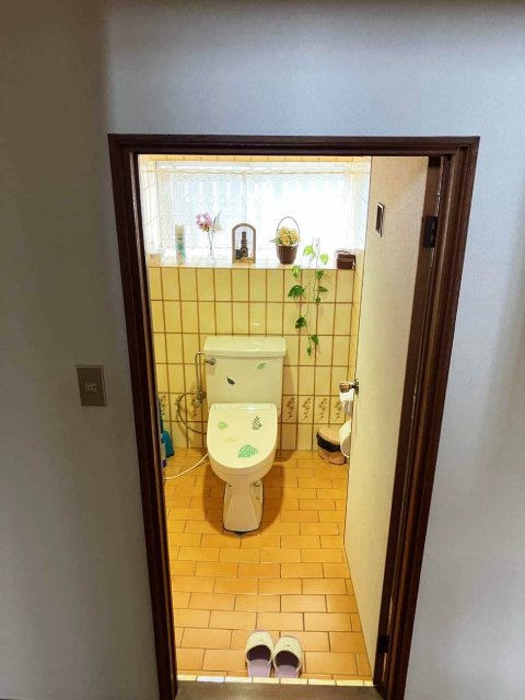 フラットな床で安心して使えるトイレ施工後イメージ１