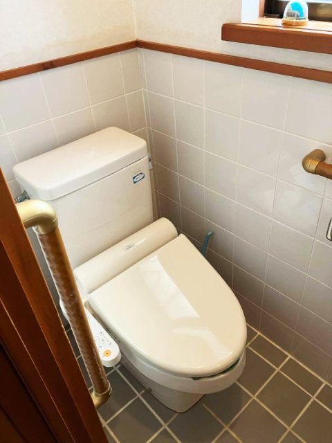 あたたかみと快適さを両立したトイレ空間施工後イメージ１