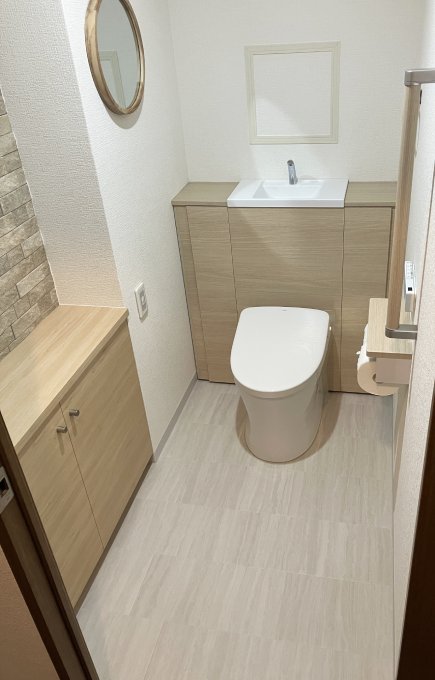 エコカラットプラスでキレイが続くレストルームイメージ