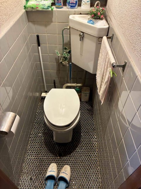 白をベースとした明るいトイレ施工後イメージ１
